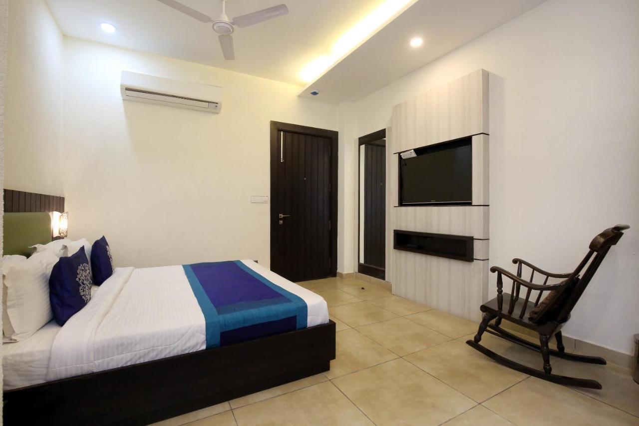 Oyo 9982 Shahz Lounge Hotel Abadpura Exterior photo