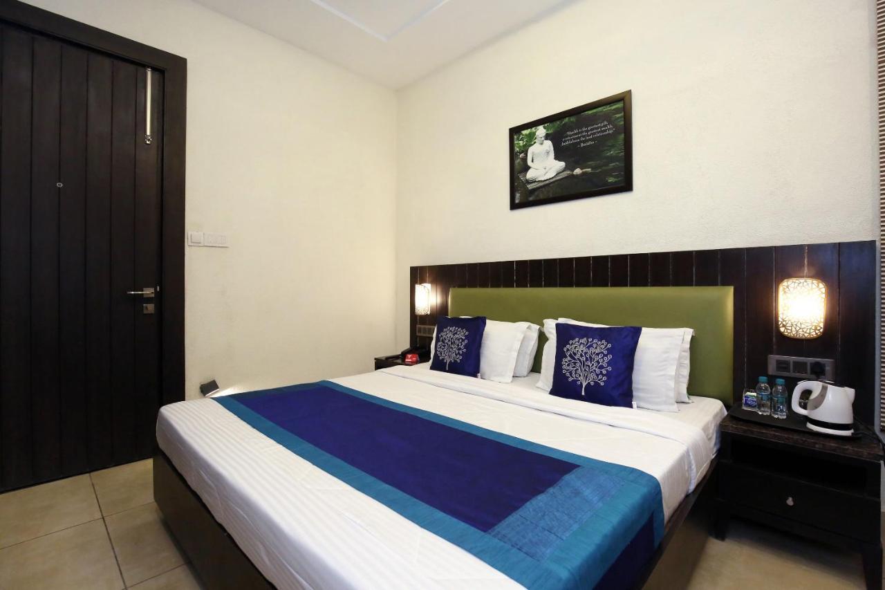 Oyo 9982 Shahz Lounge Hotel Abadpura Exterior photo