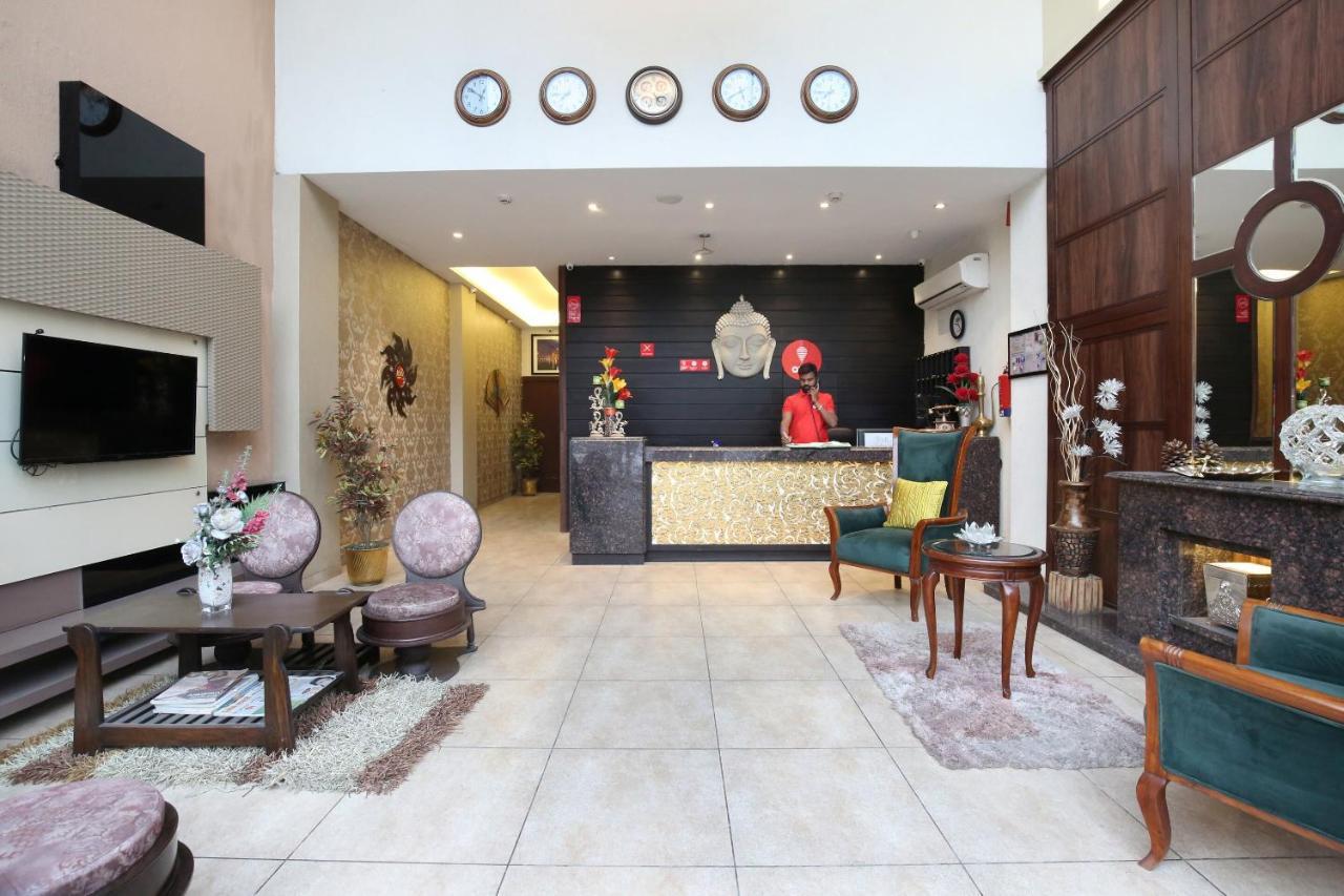 Oyo 9982 Shahz Lounge Hotel Abadpura Exterior photo