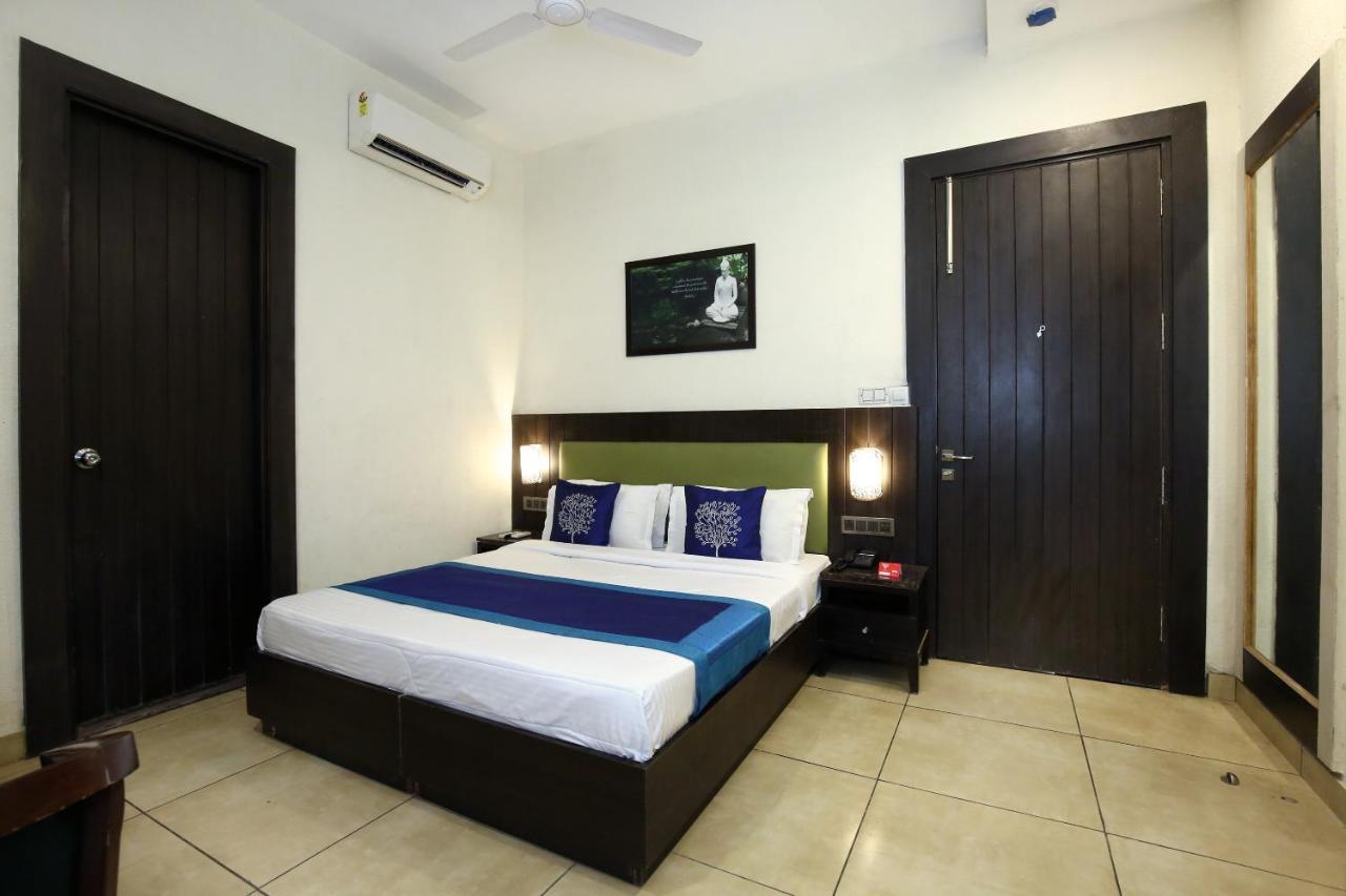 Oyo 9982 Shahz Lounge Hotel Abadpura Exterior photo